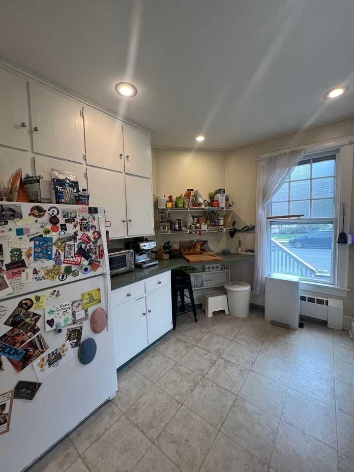 201 S College St - Photo 2 of 26