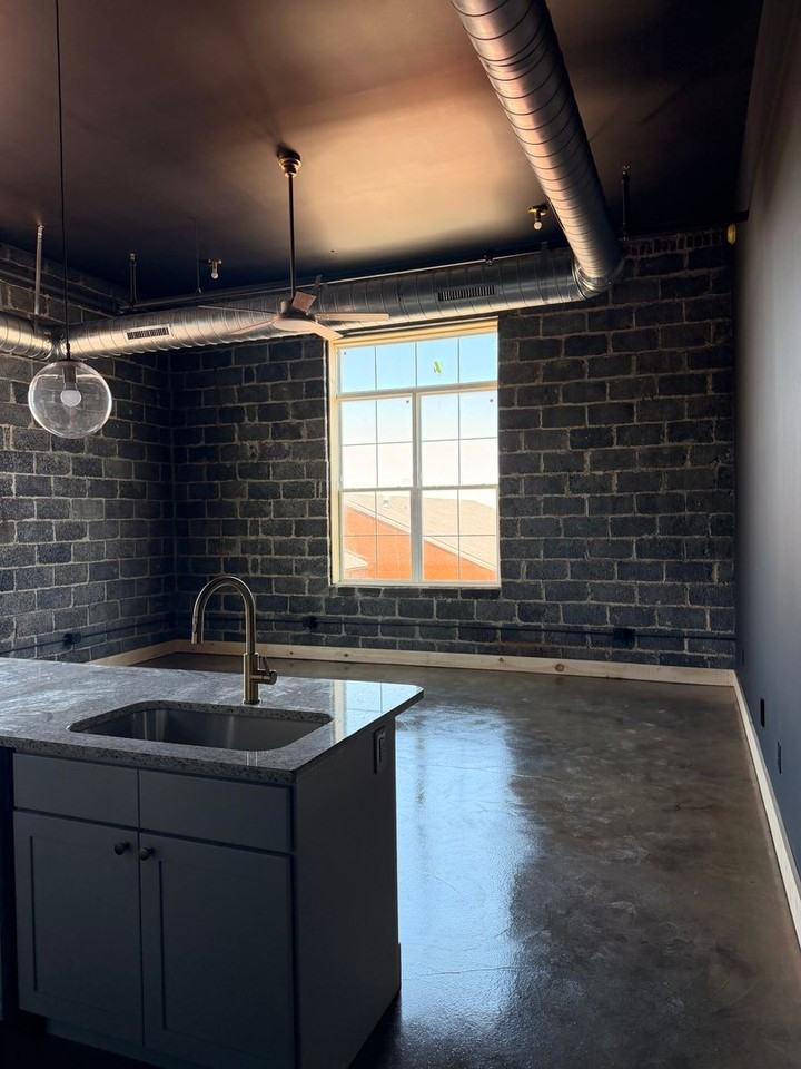 21 W Broadway #106 - Photo 2 of 11