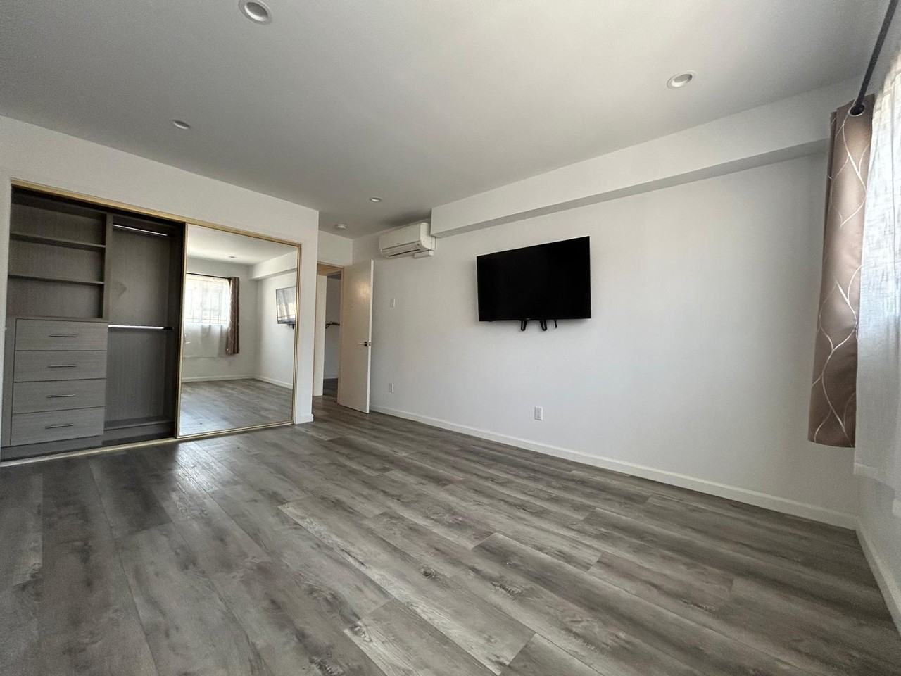 4255 W 5th St Apt 205 #205 - Photo 6 of 10