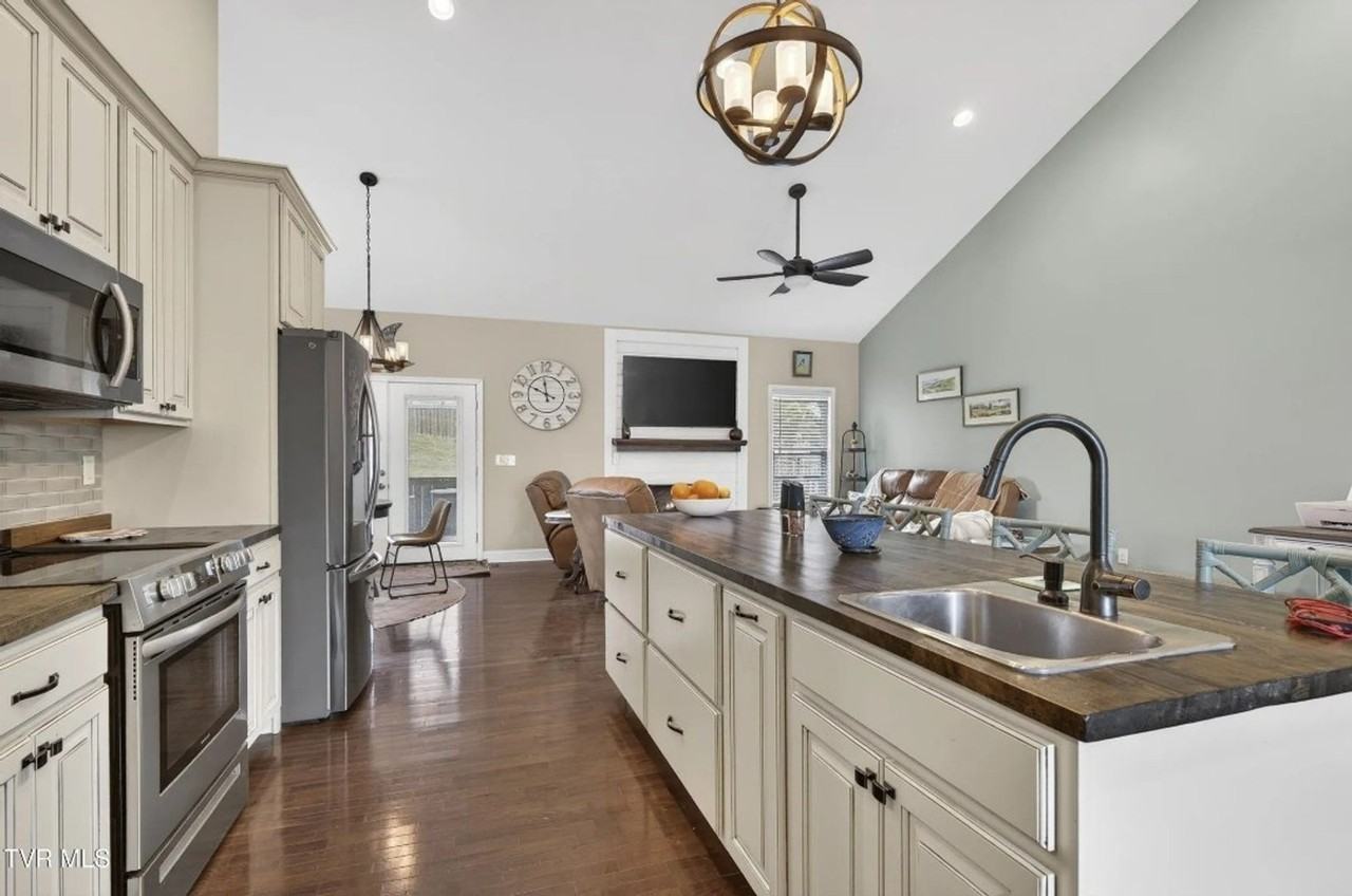 222 Spanish Oak Ln - Photo 6 of 20