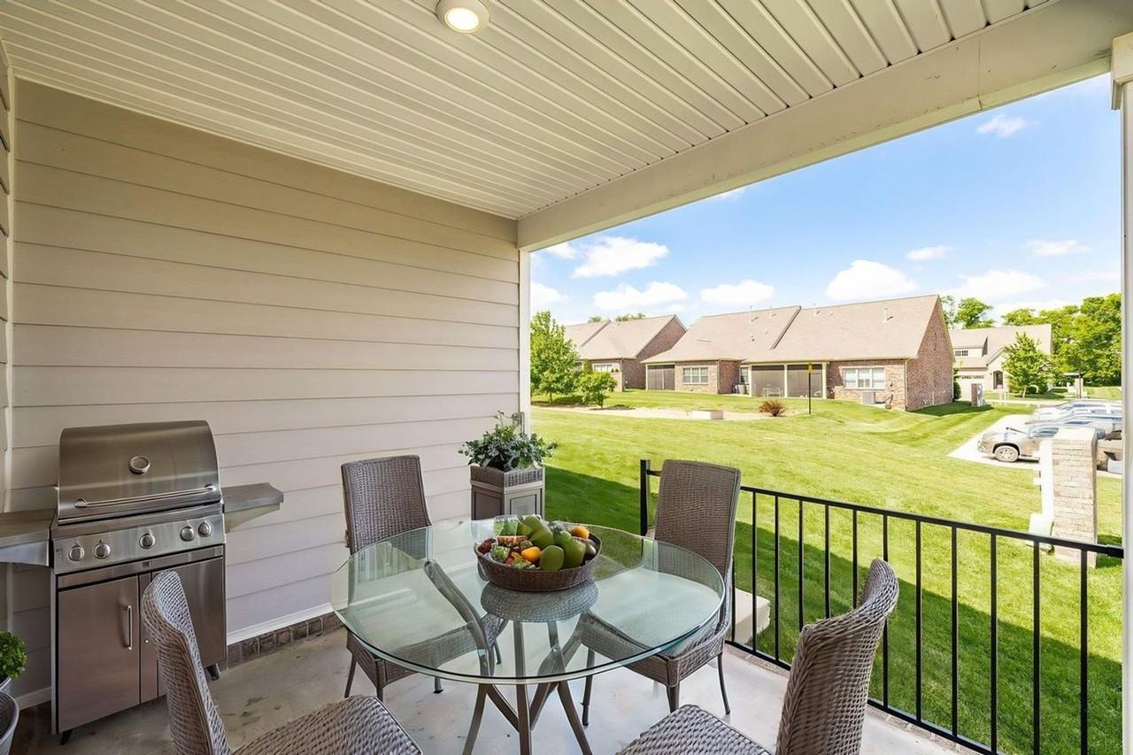 3103 Lamond Dr - Photo 4 of 48