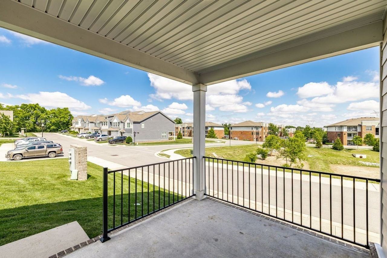 3103 Lamond Dr - Photo 5 of 48