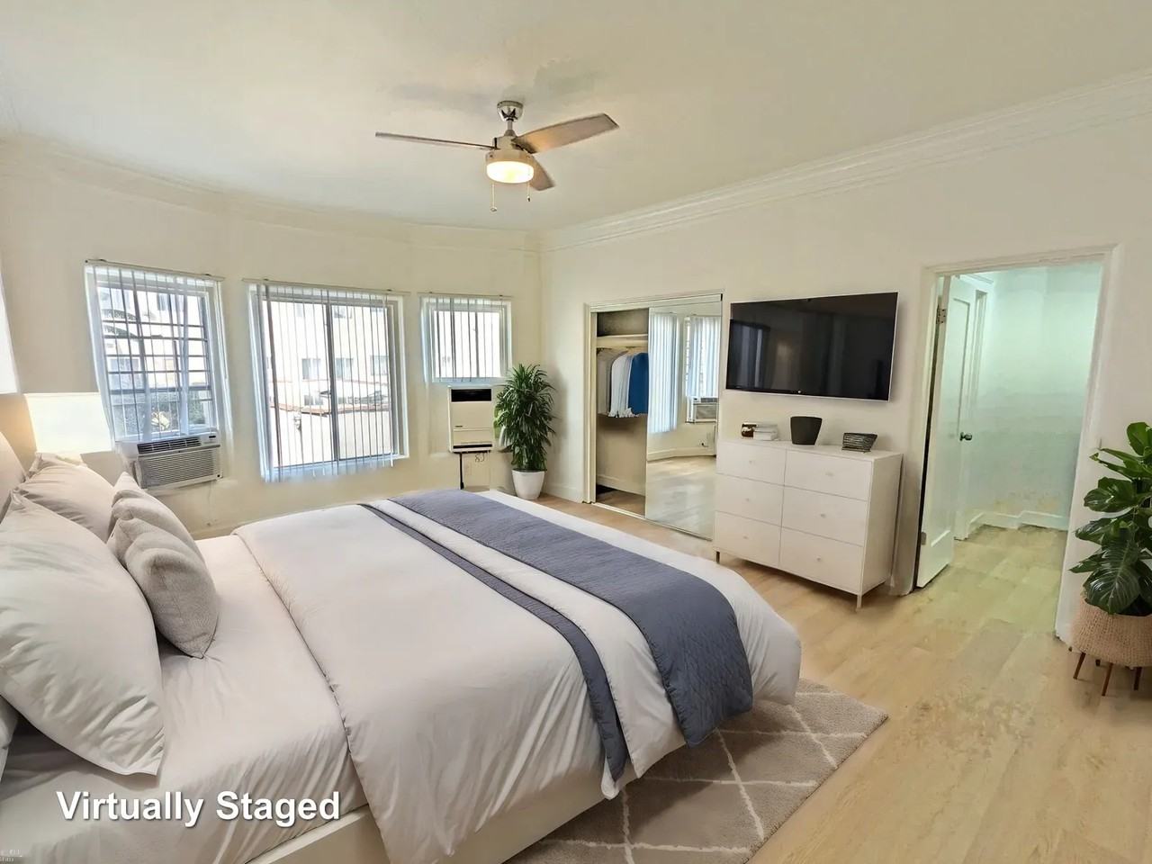 2801 San Marino Street - Photo 5 of 50