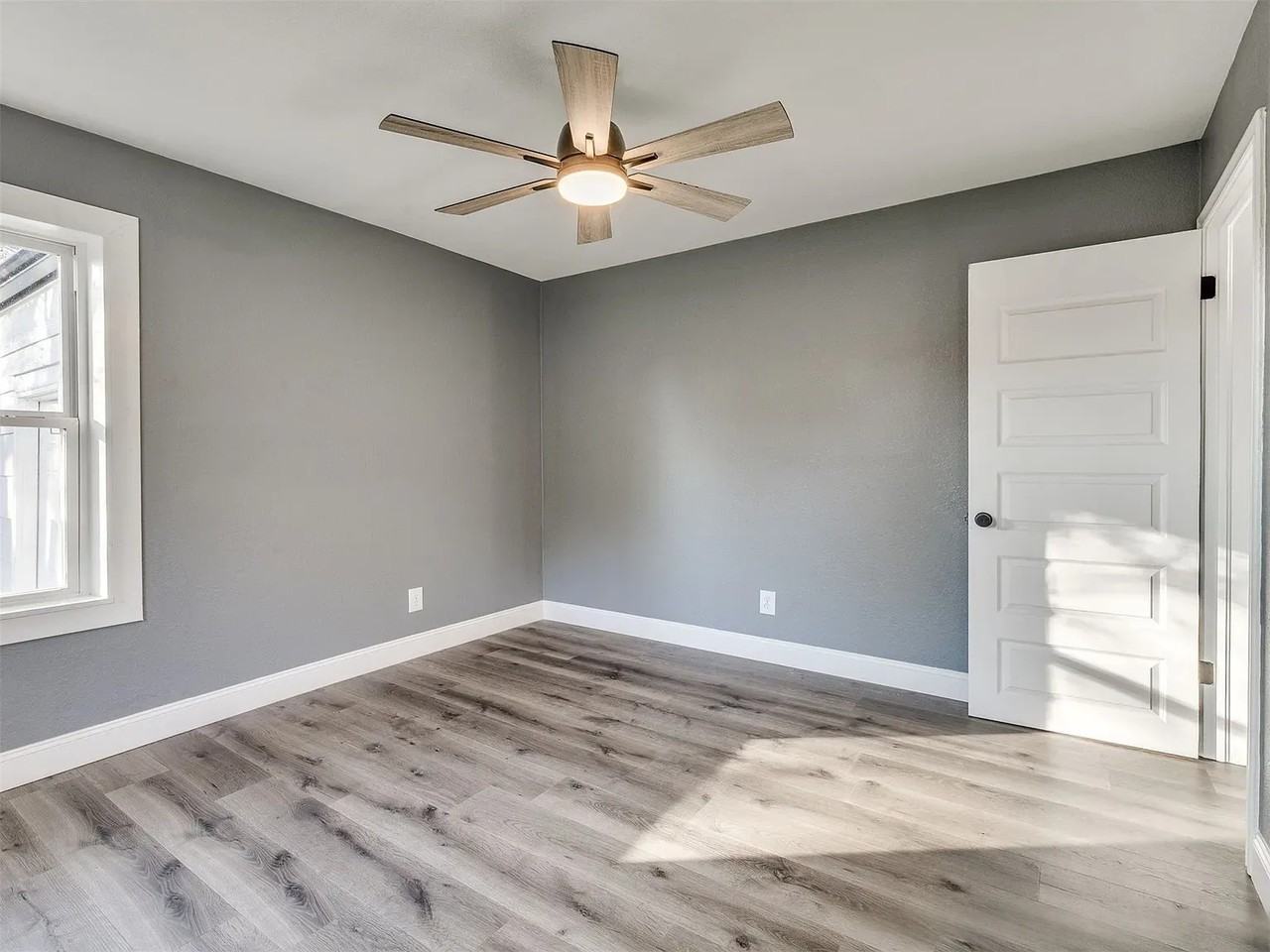 2532 E 4th St - Photo 2 of 17