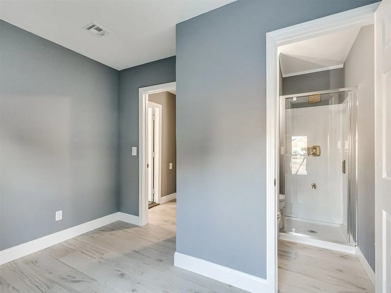 2532 E 4th St - Photo 5 of 17