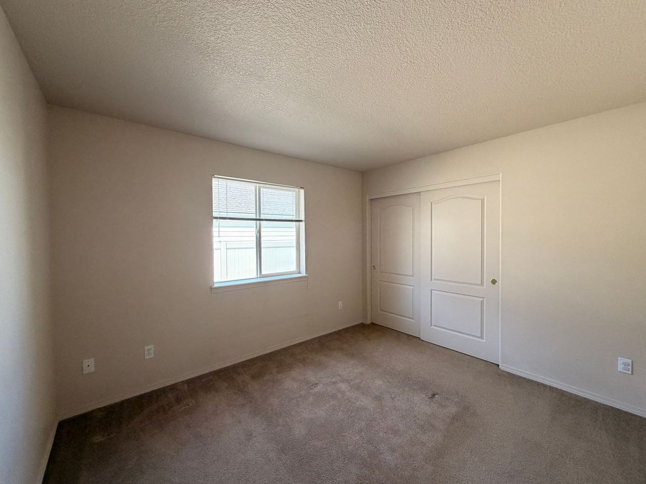 2382 Ne Mary Rose Pl #1 - Photo 5 of 8