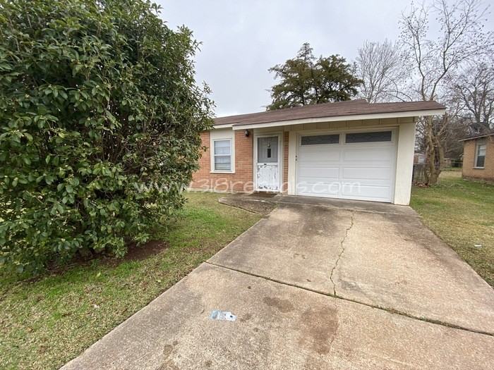 4612 Sullivan St - Photo 2 of 13