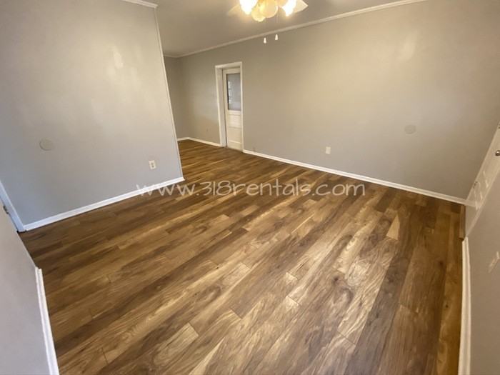 4612 Sullivan St - Photo 3 of 13