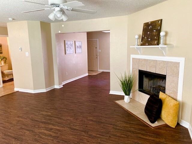 372 Marsha St - Photo 4 of 25