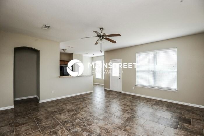 237 Kennedy Dr - Photo 3 of 16