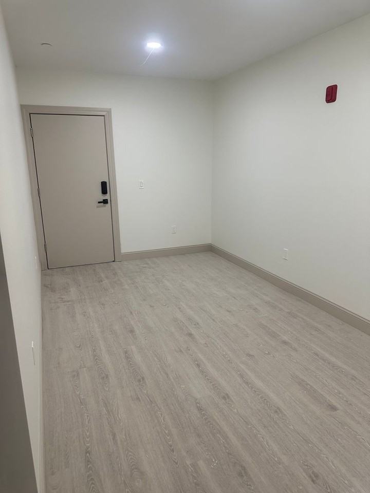 531 Smith St #102 - Photo 4 of 5