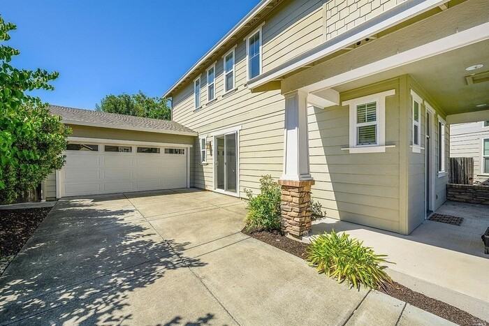 2040 Autumn Walk Dr - Photo 2 of 18