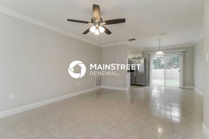 3007 Colorado Ave - Photo 3 of 16