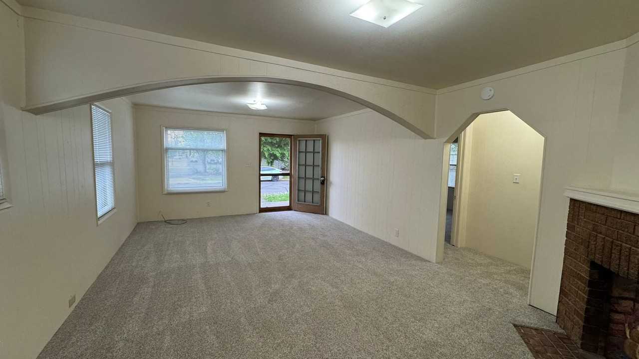 744 Taylor St - Photo 3 of 9