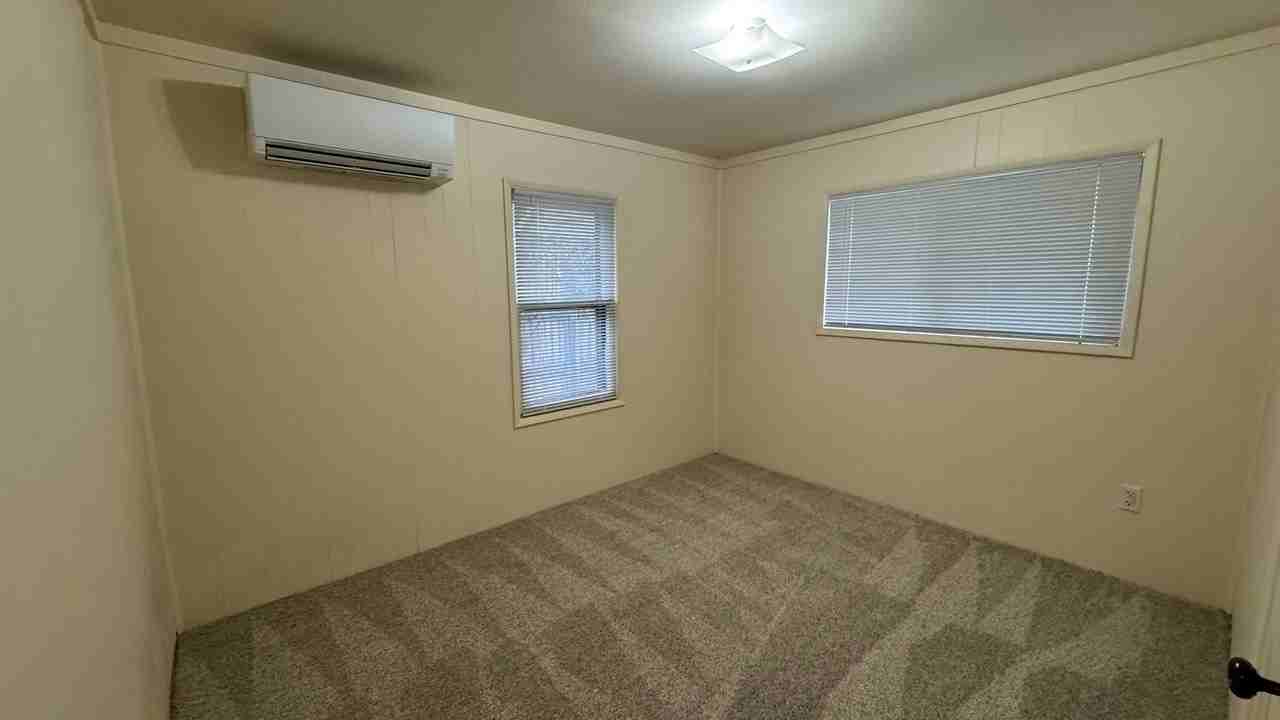 744 Taylor St - Photo 6 of 9