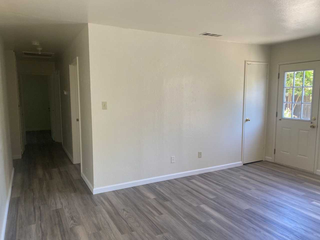 1608 Pole Line Rd - Photo 2 of 6