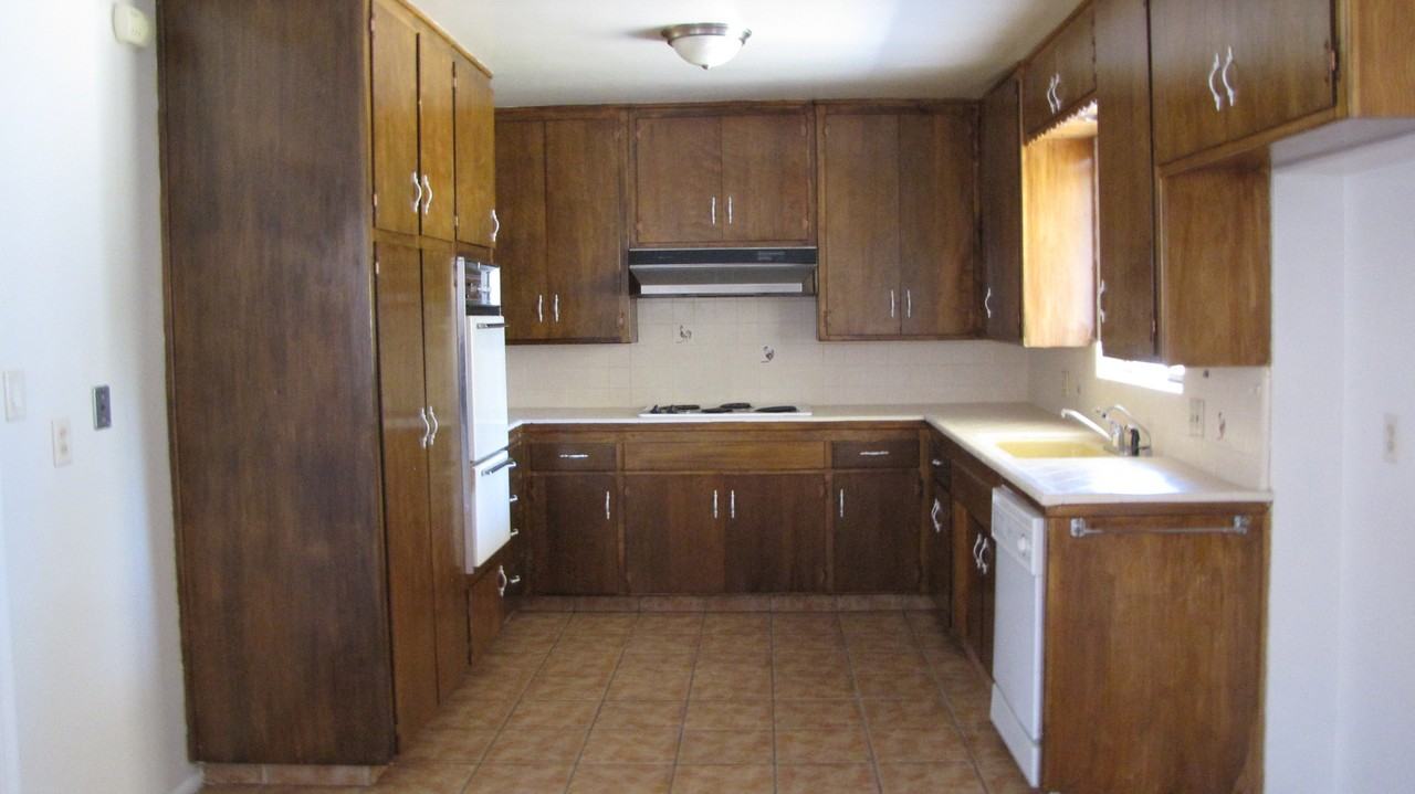 2109 Belvedere Ave - Photo 2 of 5