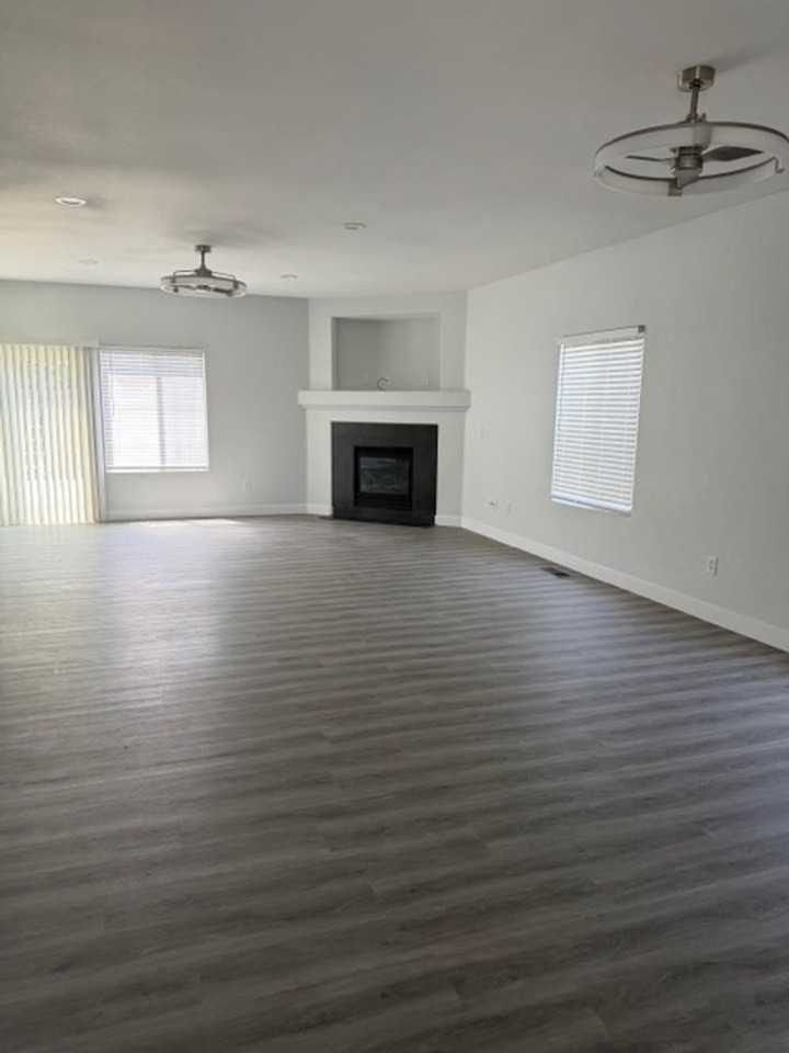 1071 Village Knoll Dr - Photo 2 of 12