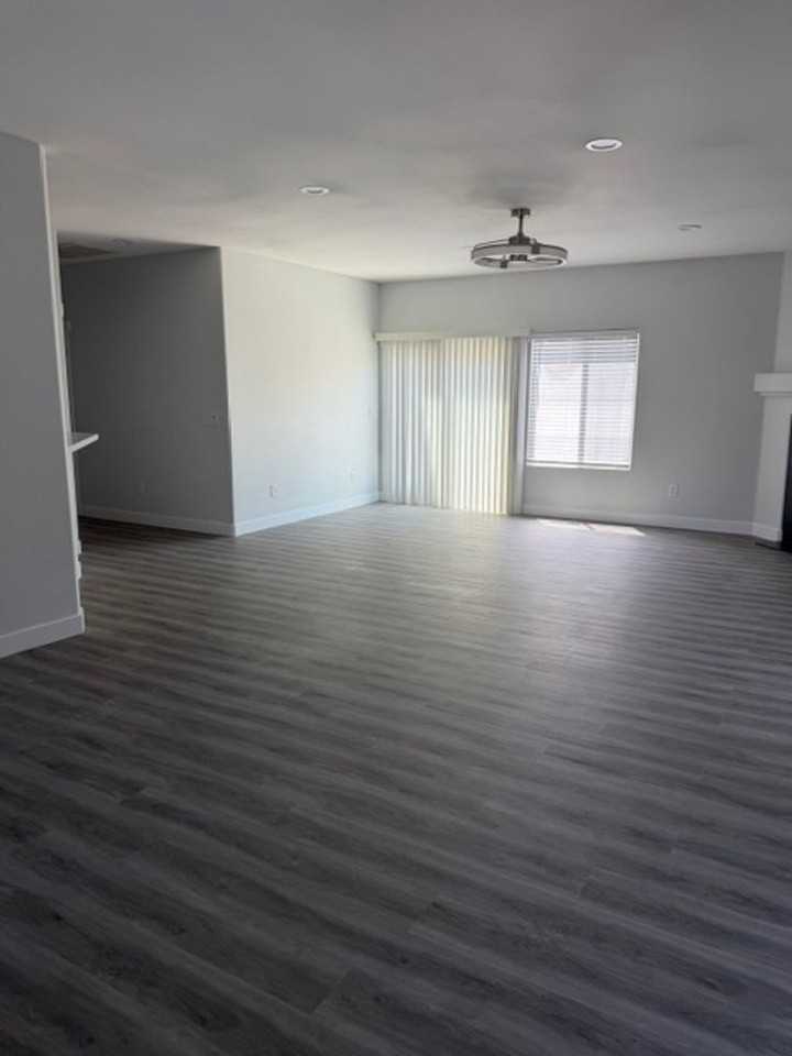 1071 Village Knoll Dr - Photo 3 of 12
