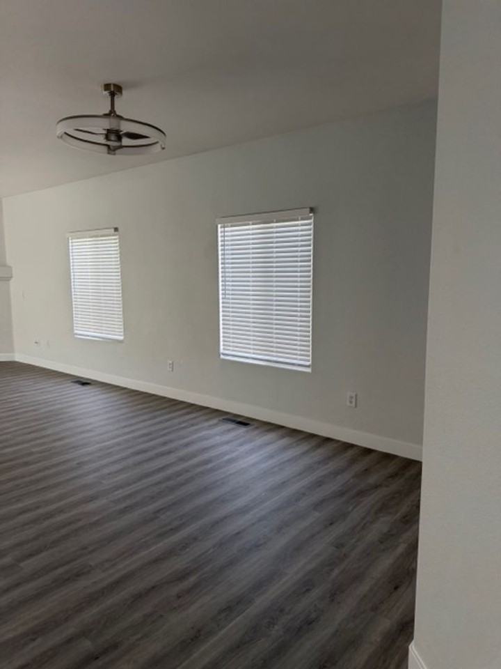 1071 Village Knoll Dr - Photo 4 of 12