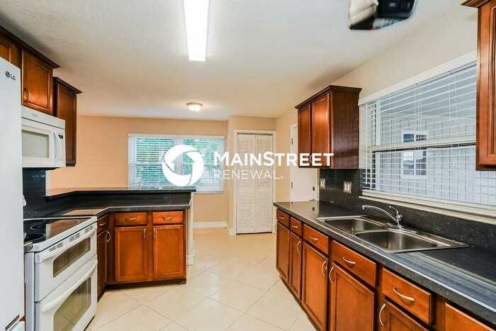 418 Ne 15th Ave - Photo 7 of 16