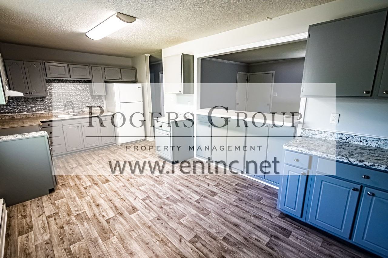 106 W Westbury Dr - Photo 2 of 8