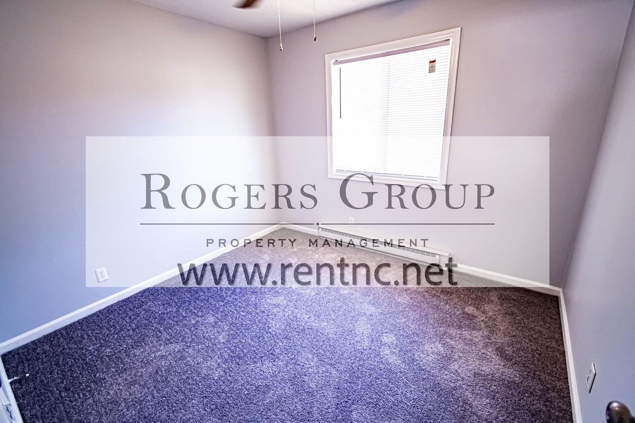 106 W Westbury Dr - Photo 5 of 8