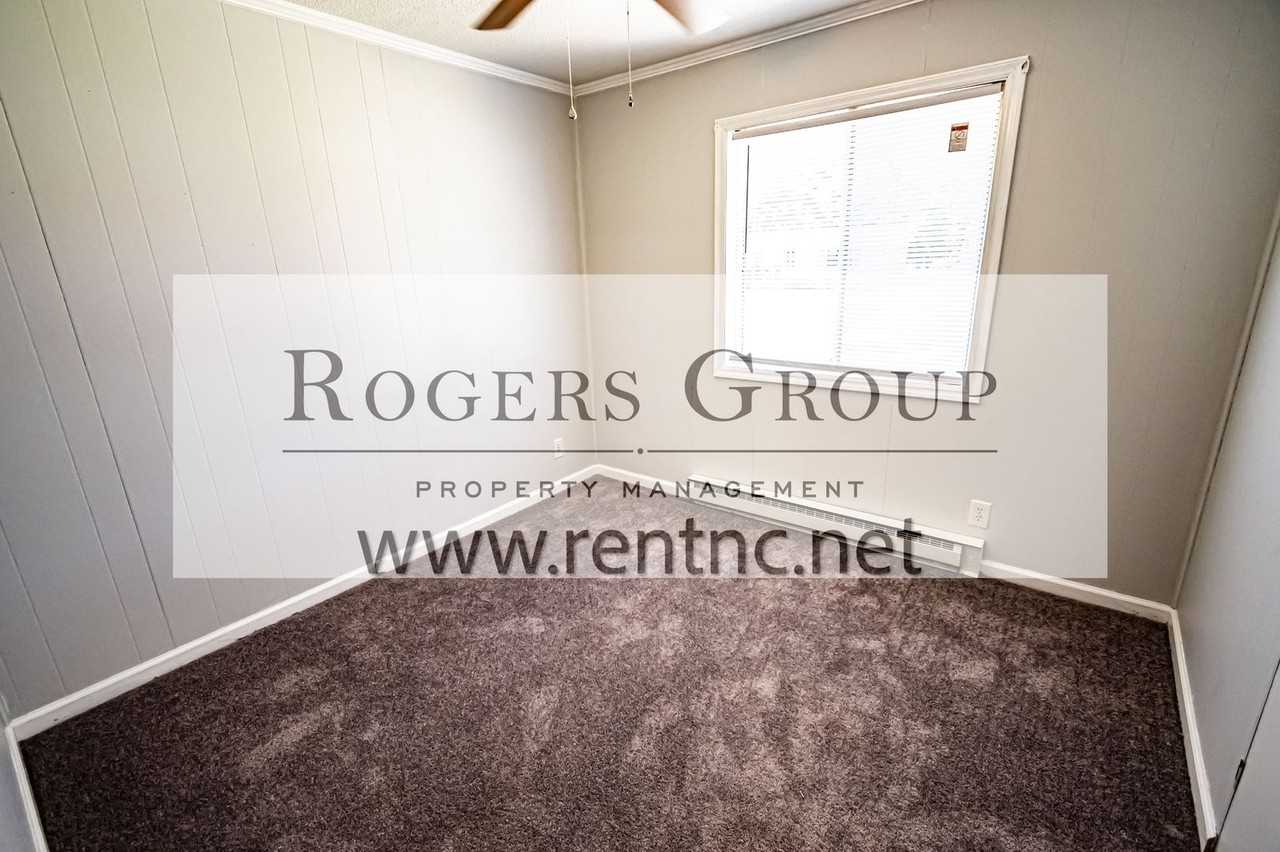 106 W Westbury Dr - Photo 7 of 8