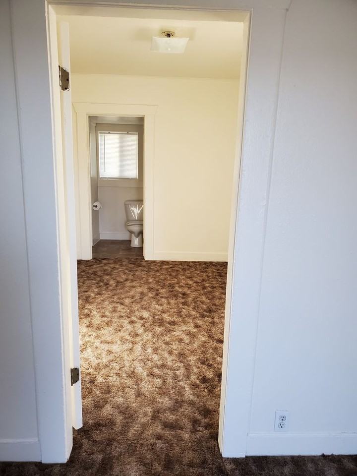 426 Richmond St - Photo 2 of 5