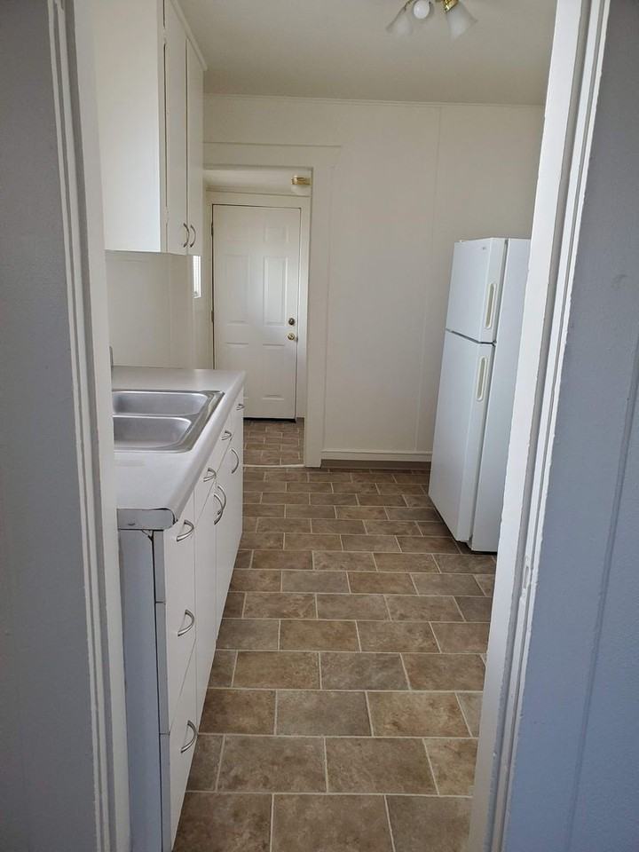 426 Richmond St - Photo 3 of 5