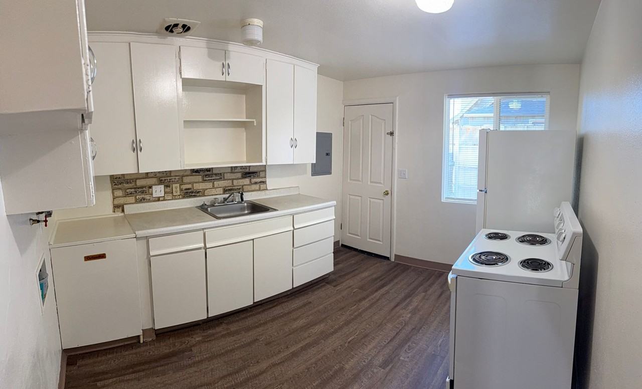 816 Upham St - Photo 2 of 4