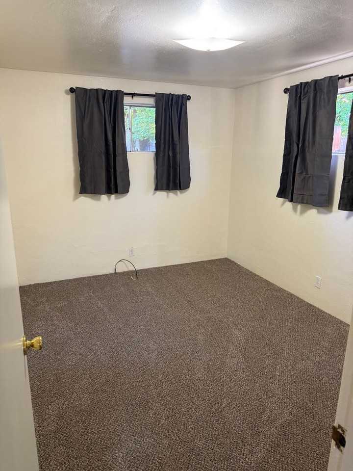 816 Upham St - Photo 4 of 4
