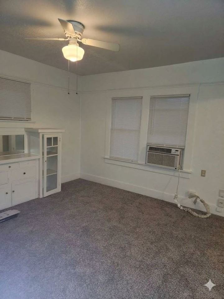 629 16th St - Photo 4 of 19