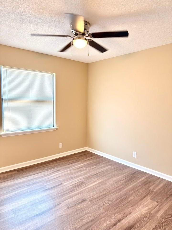 159 Greenacre Cir N - Photo 4 of 15