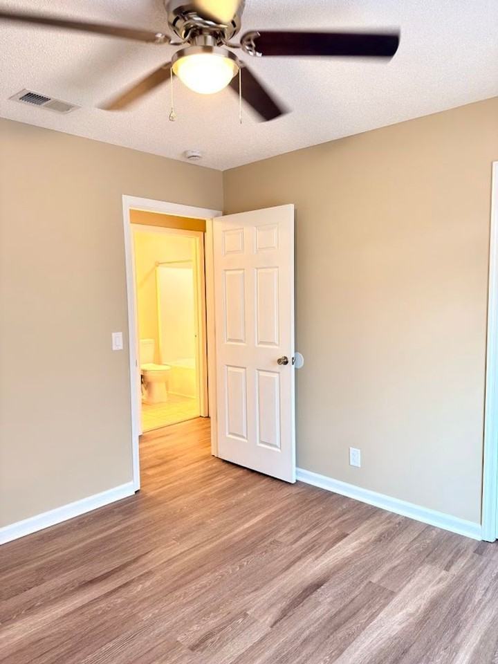 159 Greenacre Cir N - Photo 5 of 15