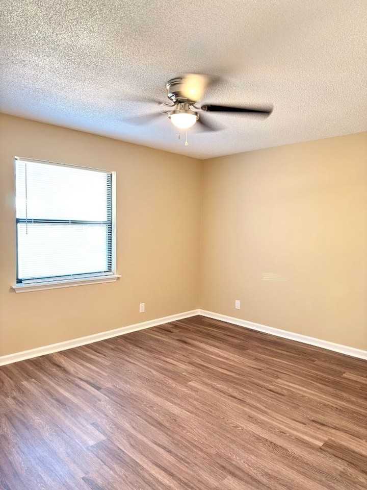 159 Greenacre Cir N - Photo 7 of 15