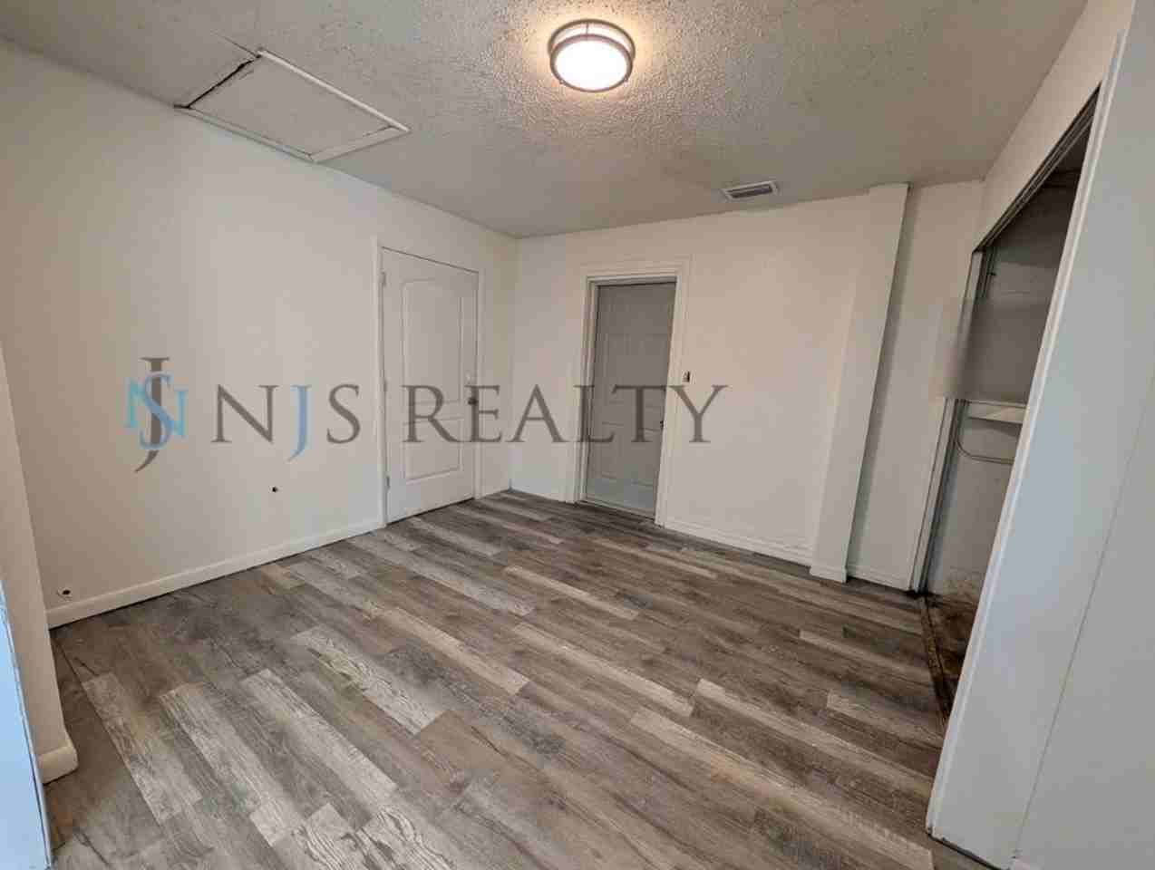 8151 Hixton Dr - Photo 6 of 17