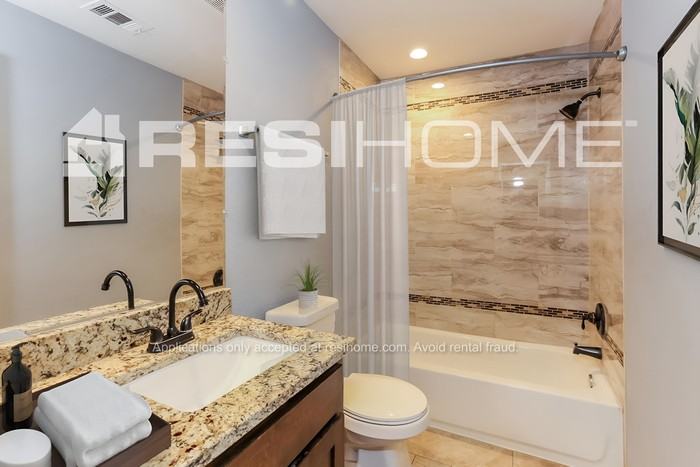 2708 Chestnut Ave - Photo 5 of 18