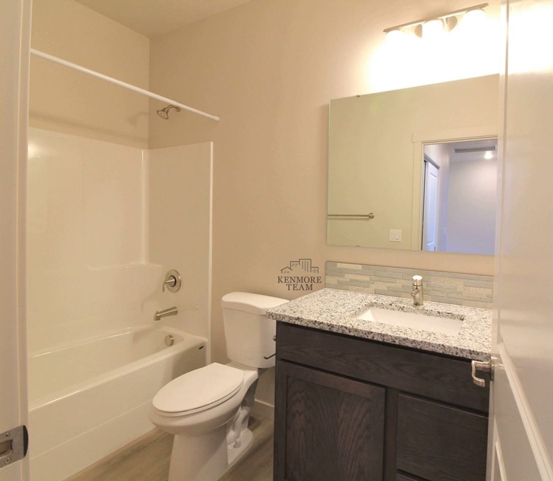 528 S Quillan Ct - Photo 6 of 12