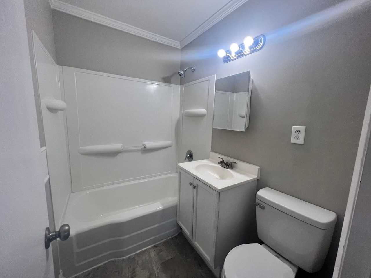 1619 S Saint Clair Ave - Photo 5 of 8