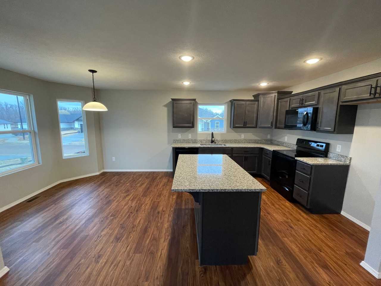1343 S Olde Savannah Ave - Photo 5 of 22