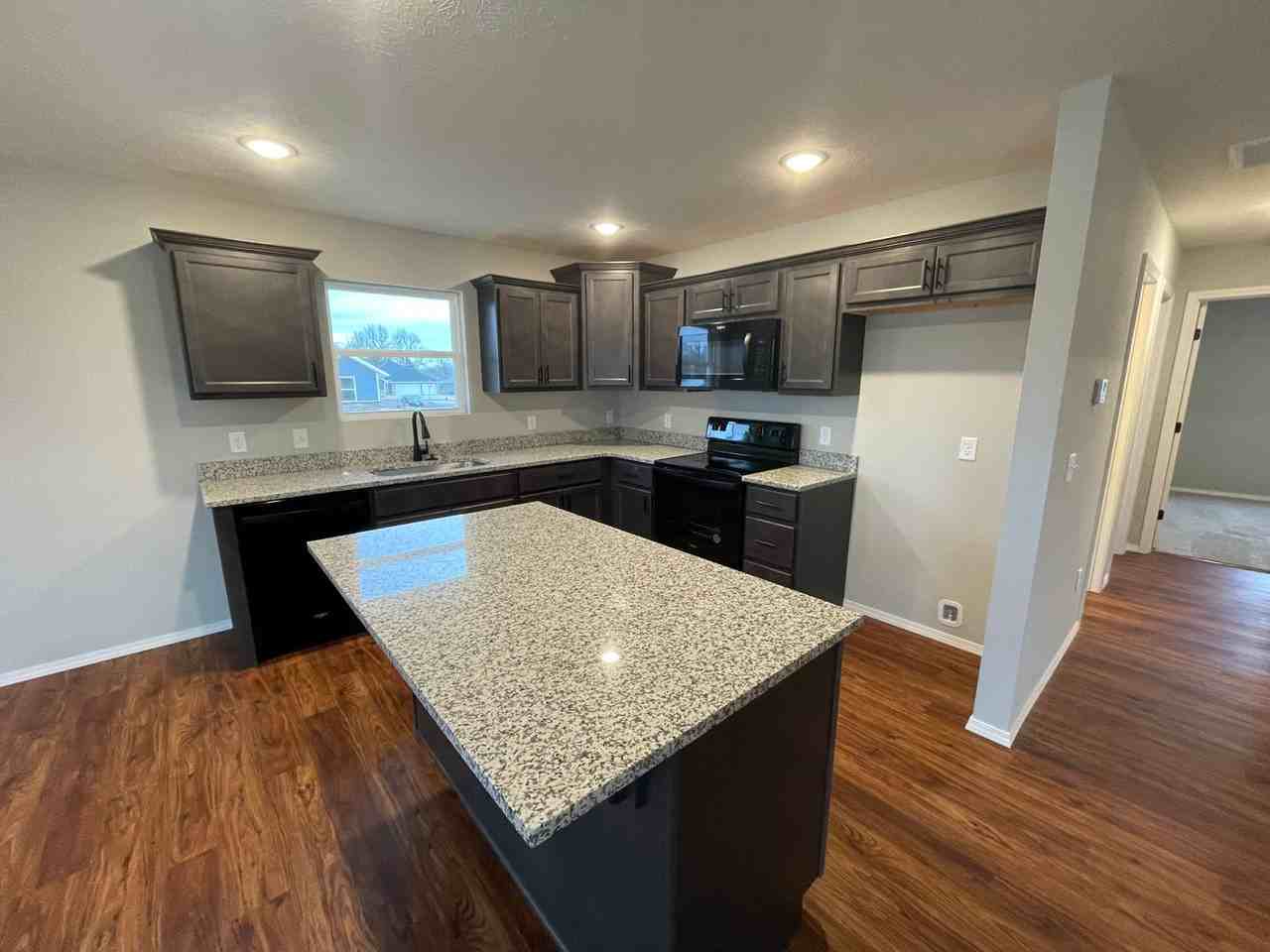 1343 S Olde Savannah Ave - Photo 6 of 22