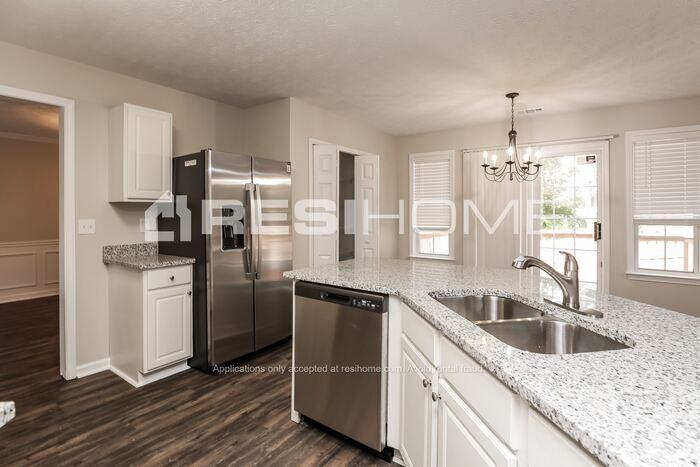 559 Staghorn Ln - Photo 3 of 25