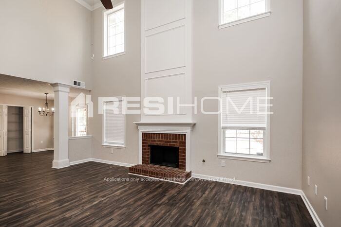 559 Staghorn Ln - Photo 4 of 25