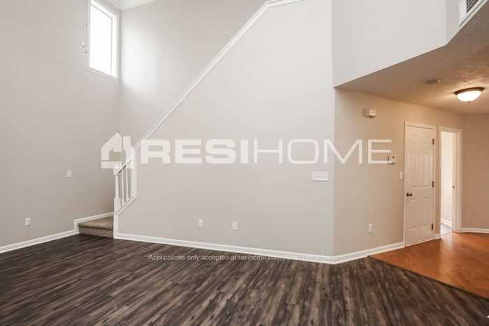 559 Staghorn Ln - Photo 6 of 25