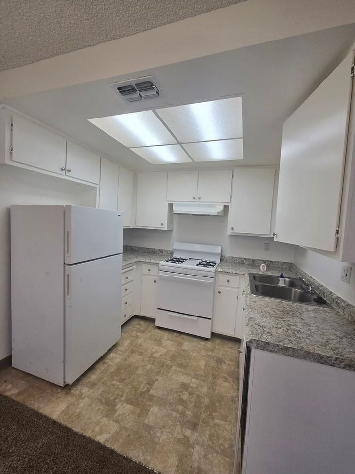 11550 Garnet Way #2 - Photo 5 of 7