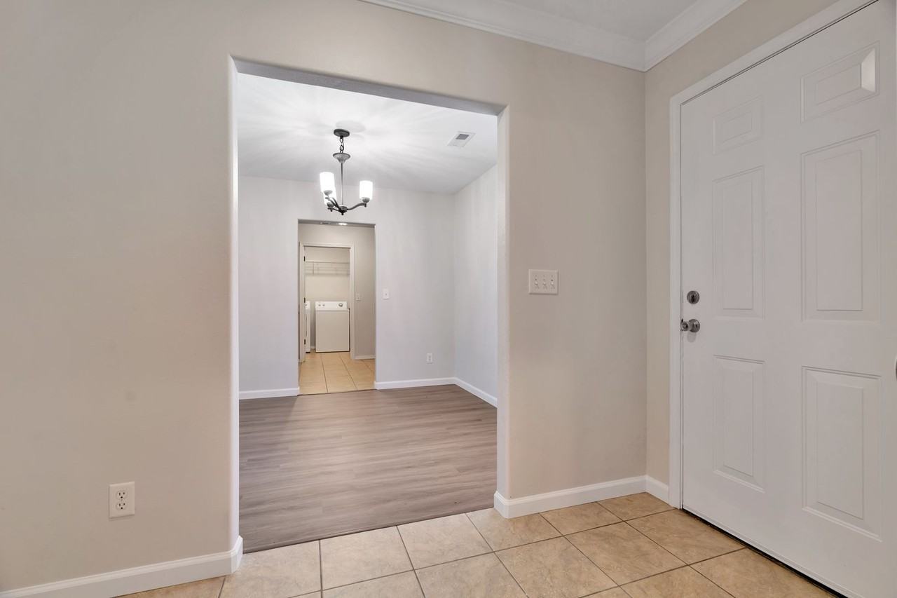 6708 Sw Shady Rd - Photo 3 of 22