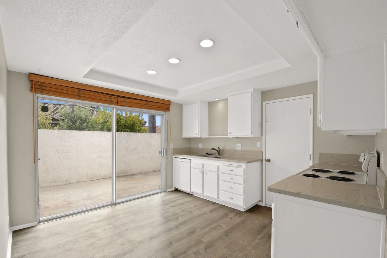 22981 Via Miramar - Photo 6 of 15