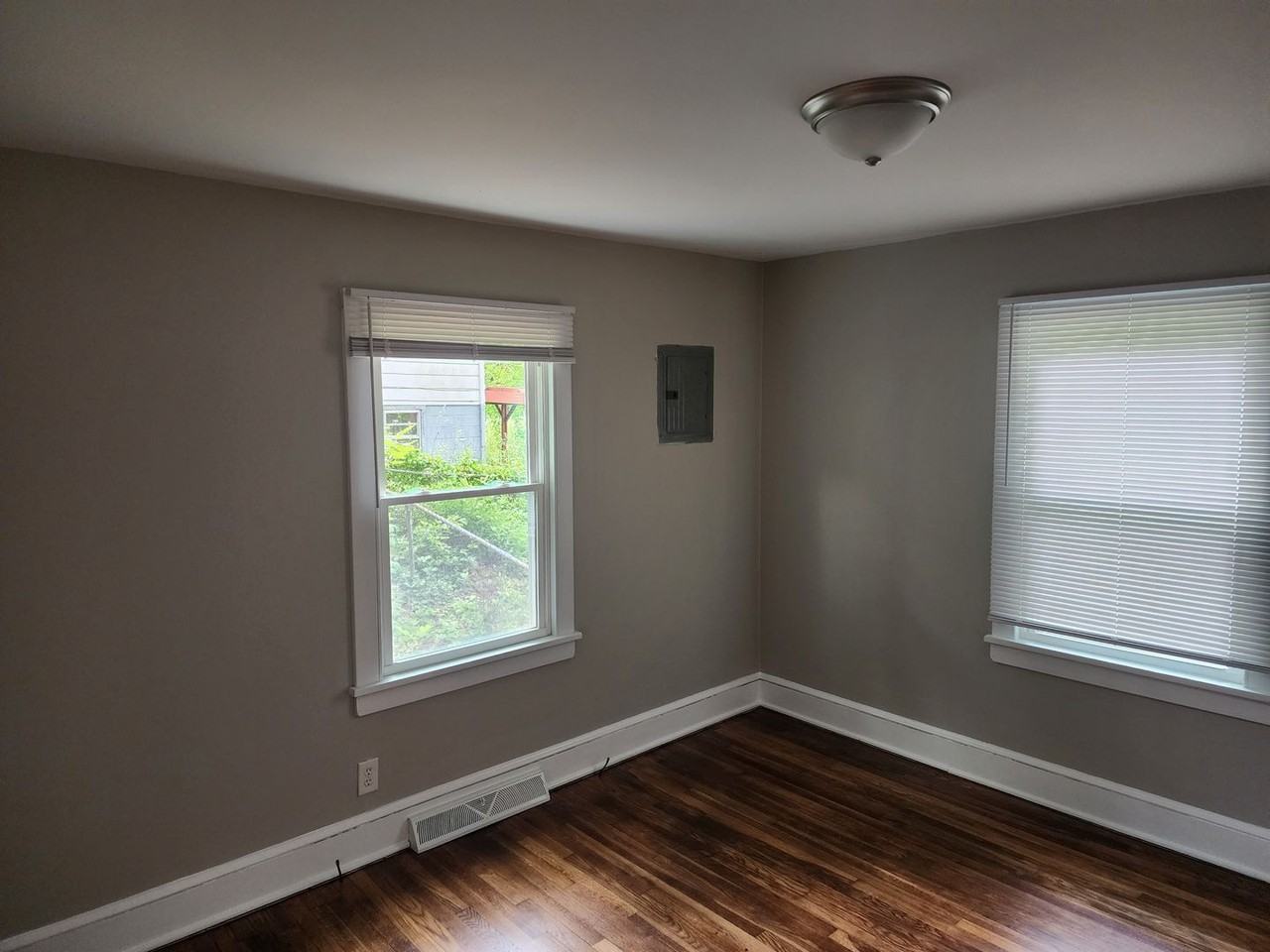 338 Linville Rd - Photo 6 of 11