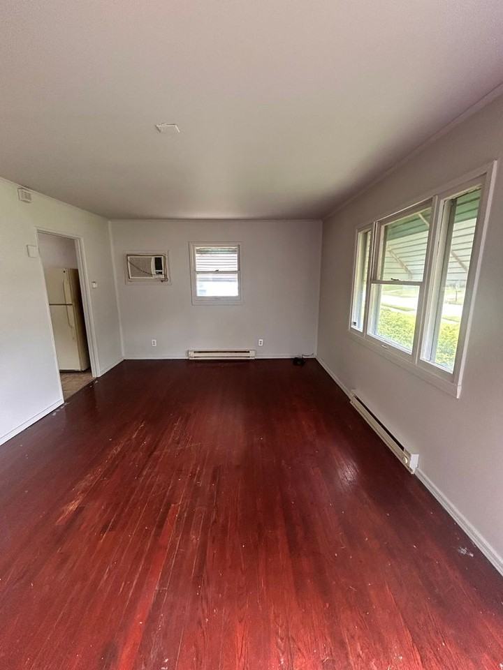 4717 Winter St - Photo 2 of 7